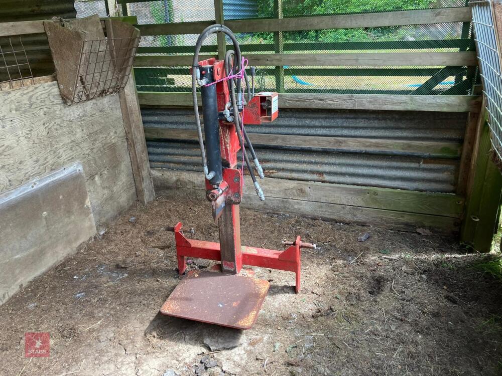 2015 HALL HYDRAULIC LOG SPLITTER