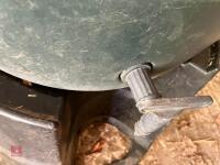WATER BUTT & STAND - 3