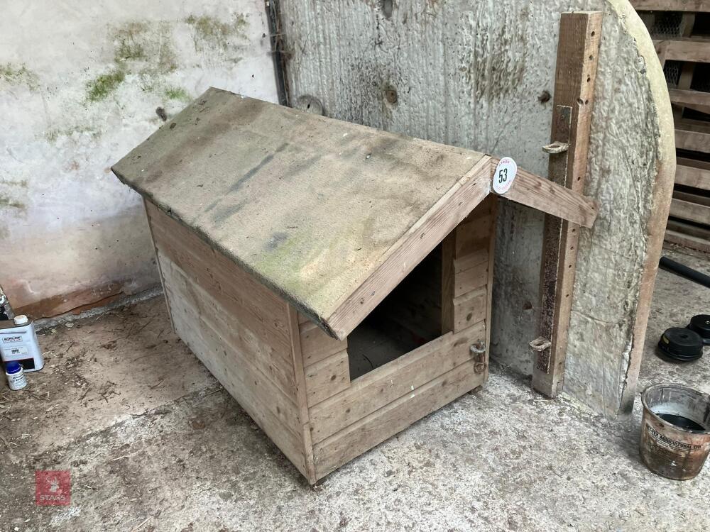 SMALL PET/DOG KENNEL