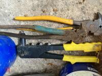 ASSORTED FIXINGS & CONSUMABLES - 23