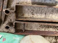 GATE FURNITURE & FIXINGS - 6