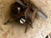GATE FURNITURE & FIXINGS - 8