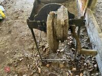 F20 METAL WORKING FORGE - 8