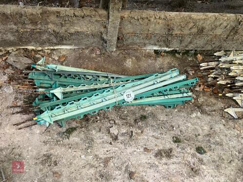 30 GREEN ELECTRIC FENCE STAKES