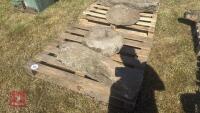 GRANITE MUSHROOM/SADDLE STONE - 2