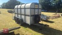 2005 BATESON 10' LIVESTOCK TRAILER