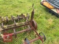 2.5M SPRING TINE CULTIVATOR - 10