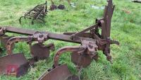 MASSEY FERGUSON CONVENTIONAL PLOUGH - 17