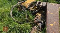 LOADER BRACKETS - 11
