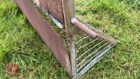 GATE/HAY RACK - 7