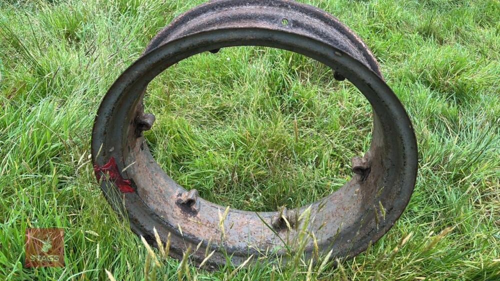 30'' TRACTOR WHEEL RIM