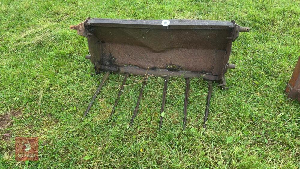 DUNG FORK