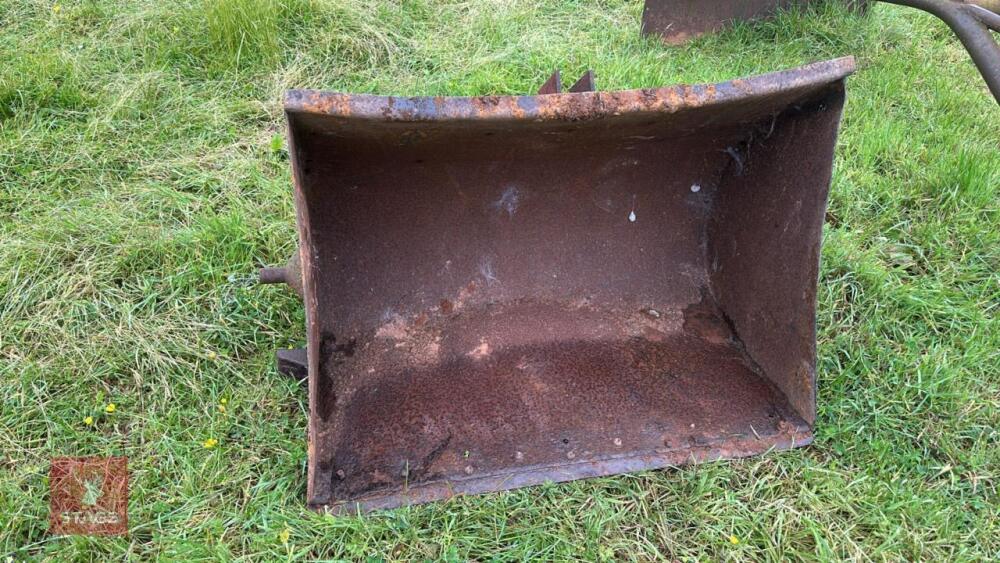 3' 6'' FRONT LOADER BUCKET