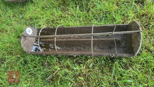 CAST PIG TROUGH/PLANTER
