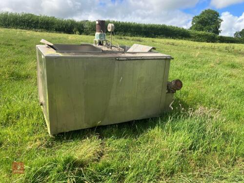 STAINLESS STEEL BULK MILK TANK