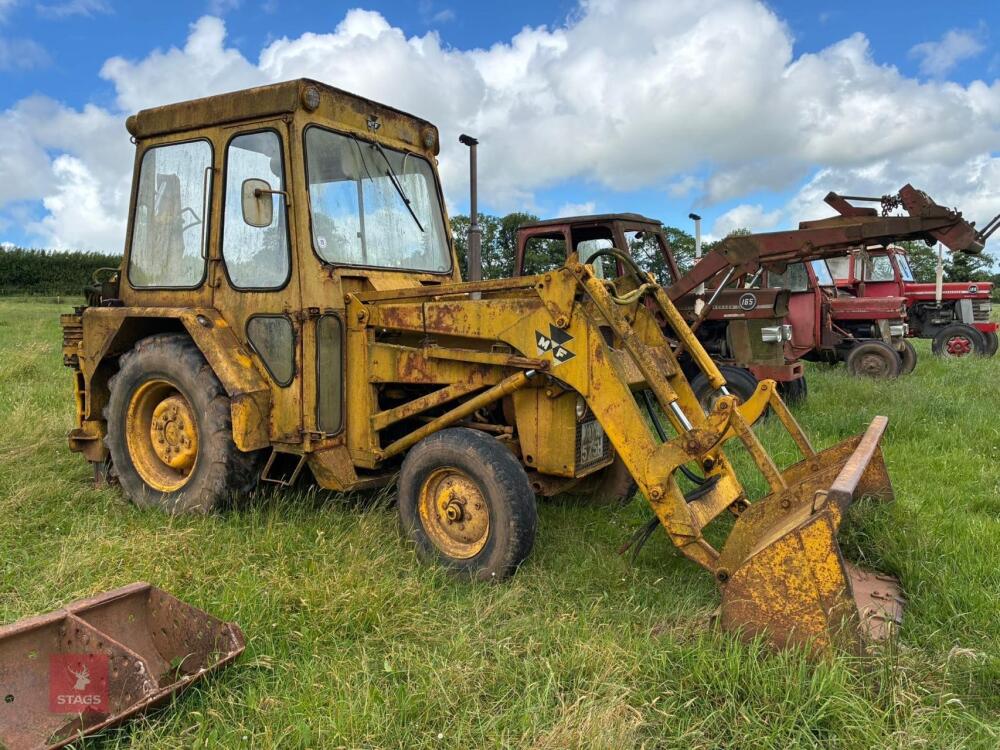 1969 MF INDUSTRIAL WHEELED DIGGER