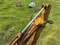1969 MF INDUSTRIAL WHEELED DIGGER - 55