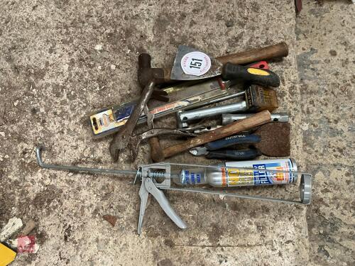SELECTION OF HAND TOOLS