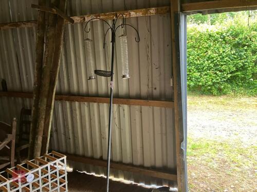 BIRD FEEDING STATION