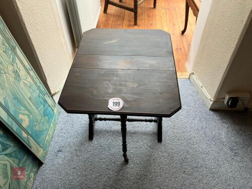 SMALL FOLDING TABLE