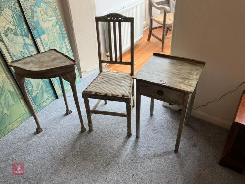 SET OF VINTAGE STYLE FURNITURE