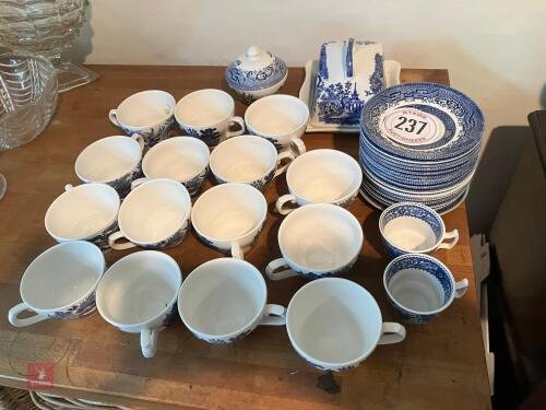 SELECTION OF BLUE & WHITE CHINAWARE