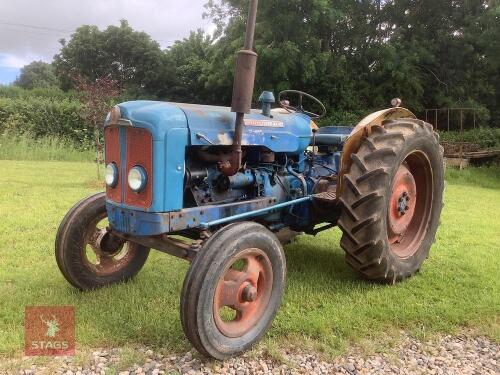 1962 FORDSON SUPER MAJOR 2WD LIVE DRIVE TRACTOR