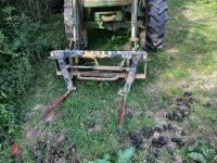 1988 JOHN DEERE 2650 4WD TRACTOR - 4