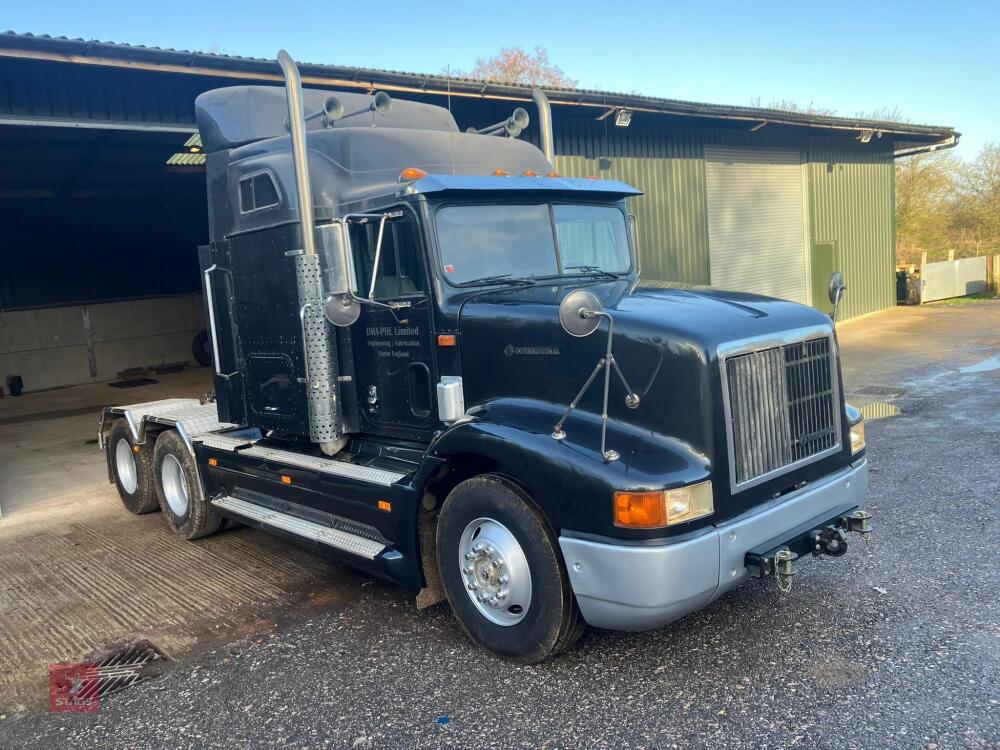 INTERNATIONAL NAVISTAR HIGHWAY TRUCK