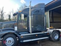 INTERNATIONAL NAVISTAR HIGHWAY TRUCK - 28