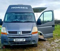 2004 RENAULT MASTER 3.5T HORSE VAN - 9