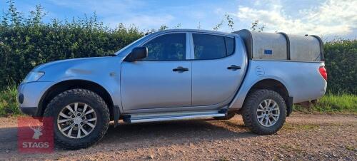 2015 MITSUBISHI L200 4WD PICKUP