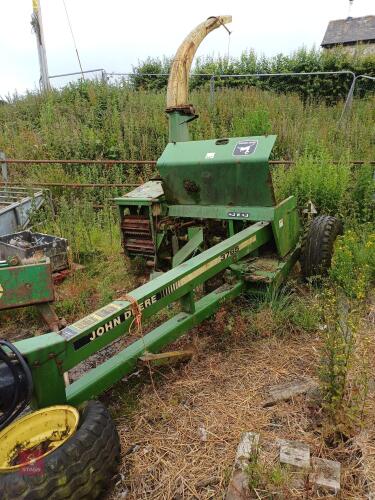 JOHN DEERE 3765 FORAGER (S/R)