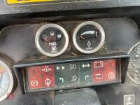 1987 CASE INTERNATIONAL 685 2WD TRACTOR - 82