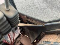 1987 CASE INTERNATIONAL 685 2WD TRACTOR - 85
