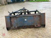 BOBCAT 773 SKIDSTEER LOADER & ATTACHMENTS - 32