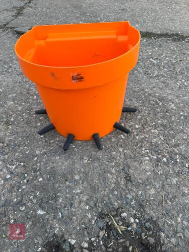CALF FEEDER