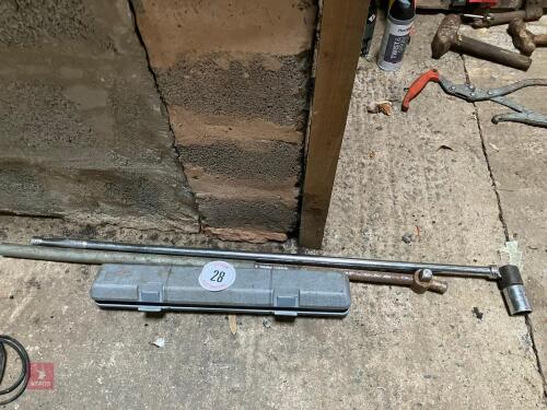 TORQUE WRENCH & BREAKER BARS (28)
