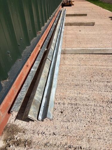 MIXED BUNDLE OF GALV SHEETING RAILS