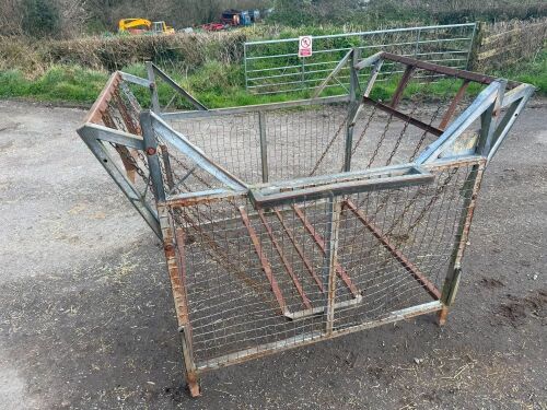 SHEEP BALE FEEDER