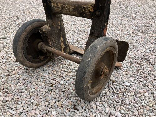 SACK TRUCKS