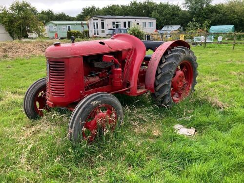 DAVID BROWN 2WD TRACTOR (S/R)