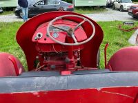 DAVID BROWN 2WD TRACTOR (S/R) - 18