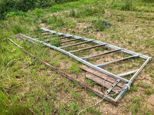14' 7'' FEED BARRIER (G)