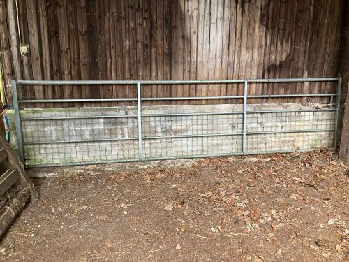 IAE 15' MESHED GATE (O)