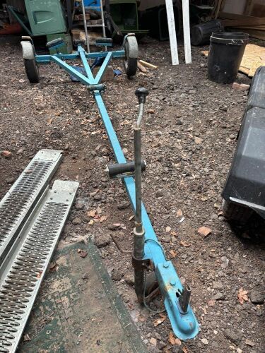 SMALL DINGY TRAILER