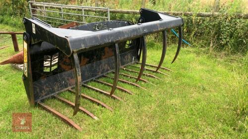2016 JCB AGRI 2.4M MUCK GRAB