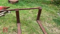 SET OF PALLET FORKS - 3