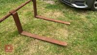 SET OF PALLET FORKS - 6