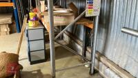 METAL PALLET RACKING - 11
